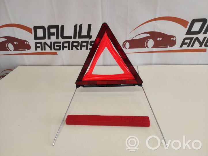 Audi Q7 4M Emergency warning sign 1T0860250A