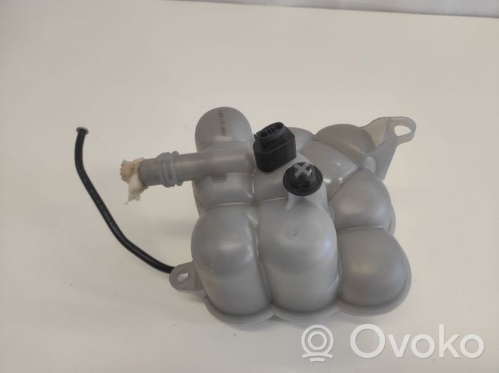 Audi Q7 4M Vase d'expansion / réservoir de liquide de refroidissement 4M0121405R