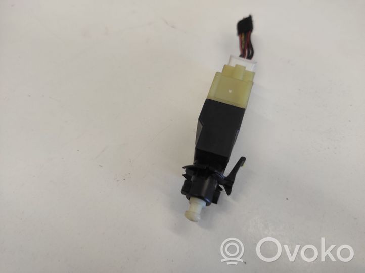 Mercedes-Benz Vito Viano W639 Brake pedal sensor switch A0015454409