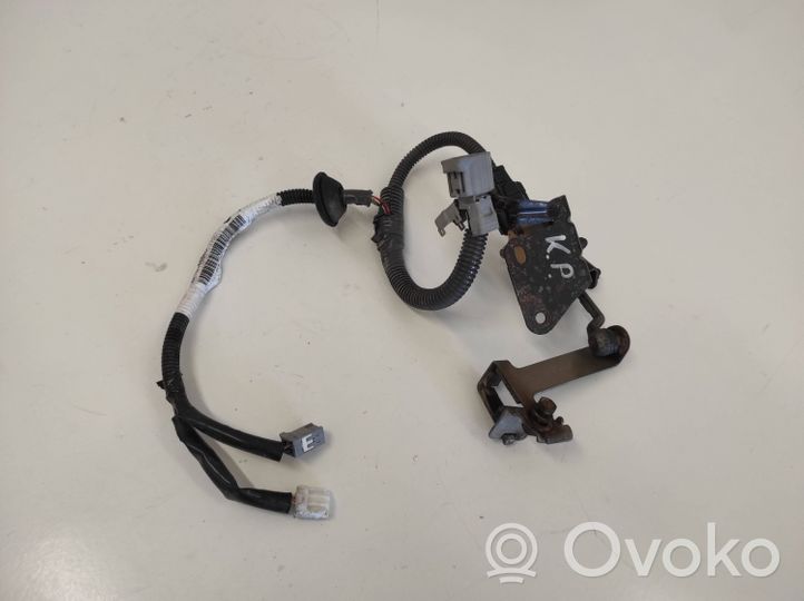 Toyota Avensis T250 Sensore di livello faro/fanale 8216305040