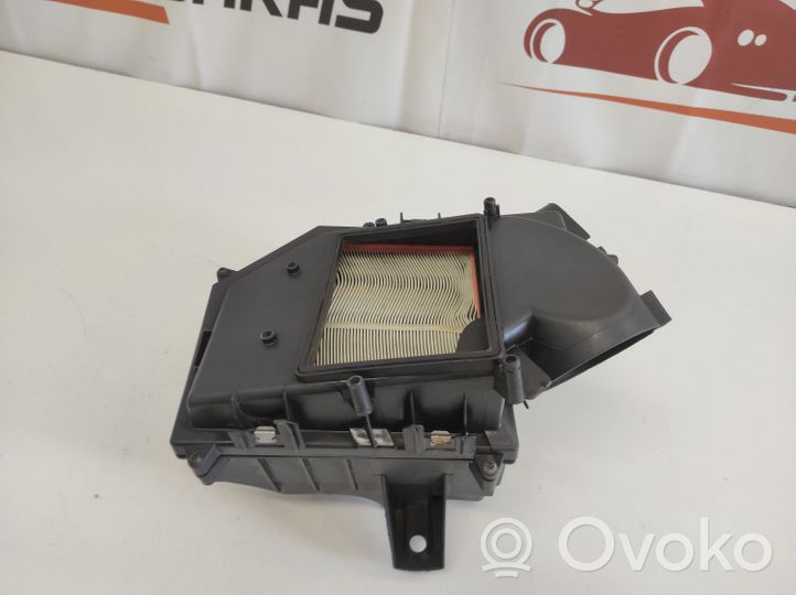 Volvo XC70 Air filter box 30636830