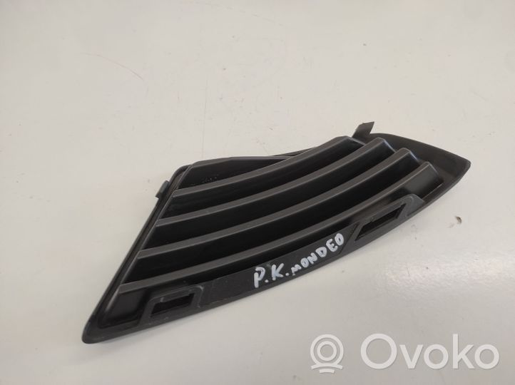 Ford Mondeo Mk III Grille inférieure de pare-chocs avant 3S7117A990AD