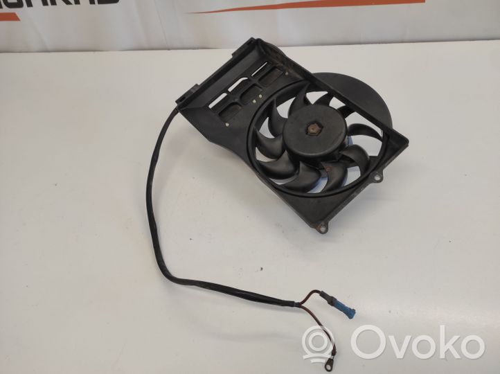 Audi 100 S4 C4 Kale ventilateur de radiateur refroidissement moteur 4A0121207