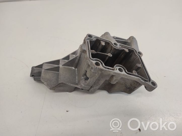 Mercedes-Benz ML W163 Staffa di montaggio del compressore dell’A/C R1112361330