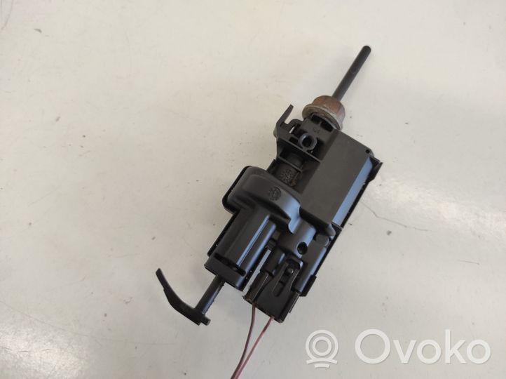 Renault Espace IV Motorino del tappo del serbatoio del carburante 8200305732