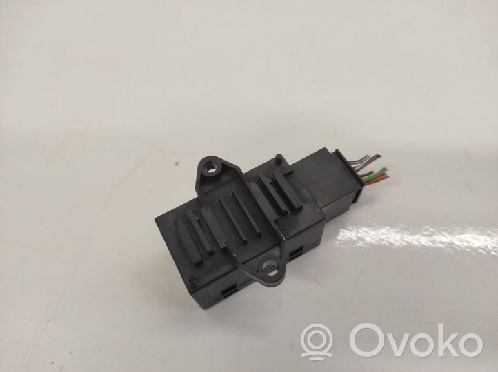 Volkswagen Touareg I Seat heating relay 7L0959772