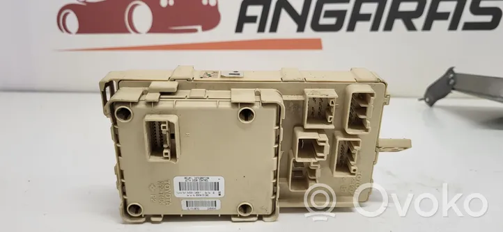 Toyota Avensis T250 Module de fusibles 05070413513902