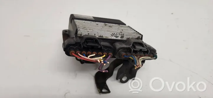 Toyota Corolla Verso AR10 Unité / module de commande d'injection de carburant 8987120050