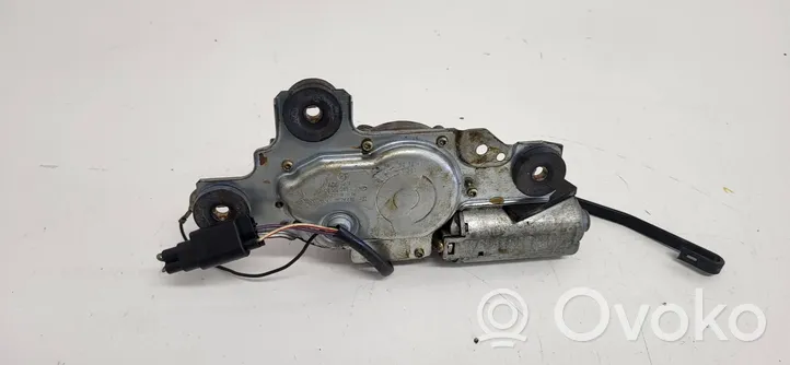 Ford Focus Moteur d'essuie-glace arrière 0390201548