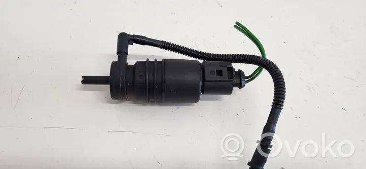 Seat Toledo II (1M) Windscreen/windshield washer pump 1J0973722