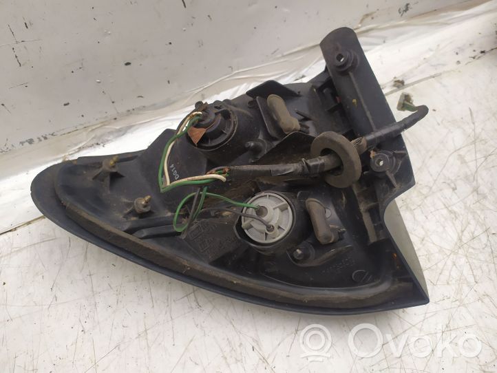 Mazda 323 Lampa tylna 