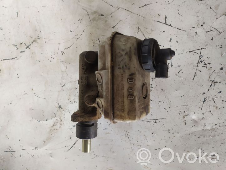 Renault Laguna I Master brake cylinder 