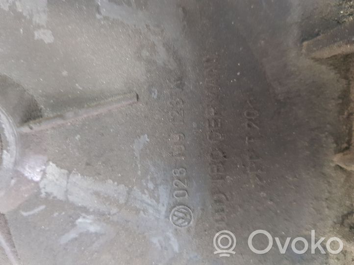 Audi A4 S4 B5 8D Osłona paska / łańcucha rozrządu 028109123K