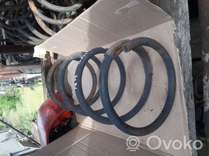 Volkswagen Transporter - Caravelle T4 Front coil spring 