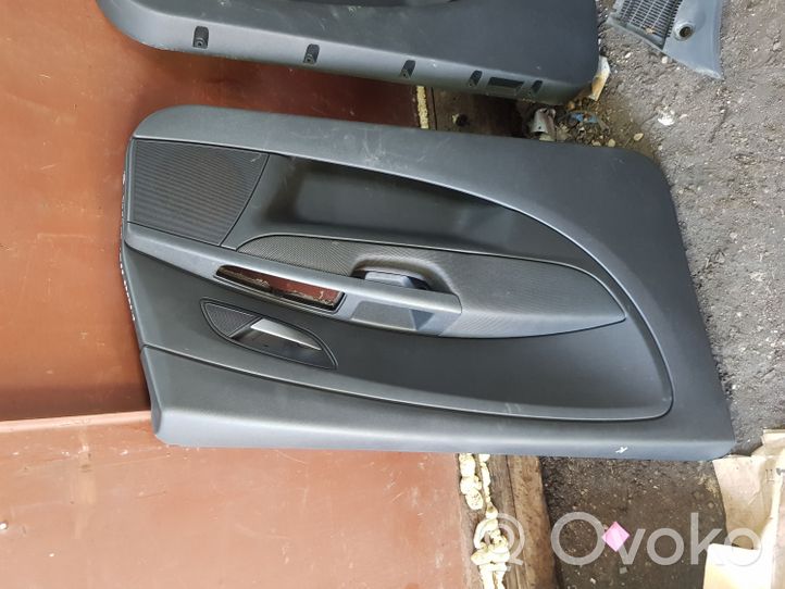 Fiat Punto (199) Boczki / Poszycie drzwi przednich 