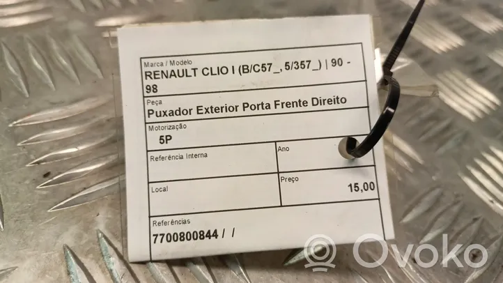 Renault Clio I Внешняя ручка 