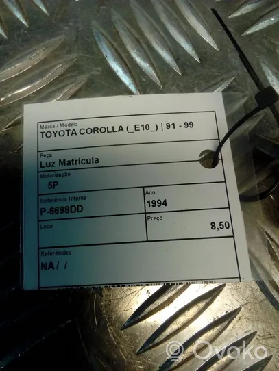 Toyota Corolla E100 Rekisterikilven valo 