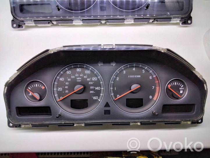 Volvo XC90 Licznik / Prędkościomierz 30746107