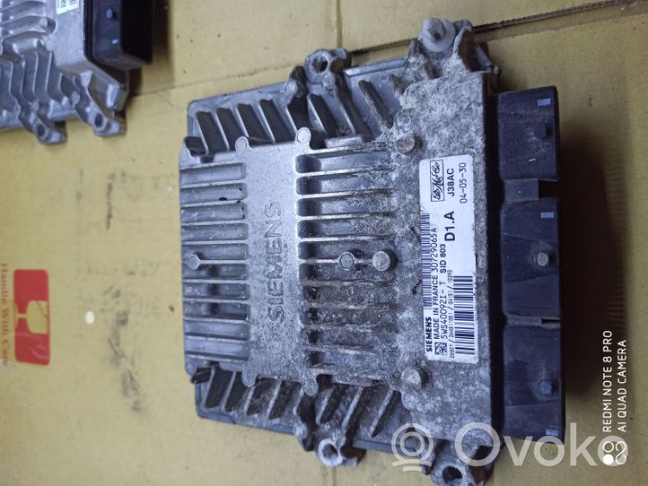 Volvo V50 Calculateur moteur ECU 30729065A
