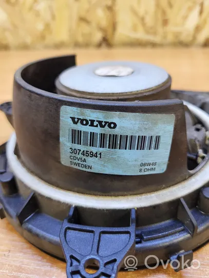 Volvo V70 Takaoven kaiutin 30745941