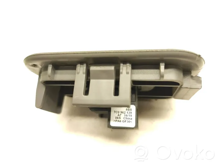 Man TGE 1gen Interior lighting switch 7C0867491A