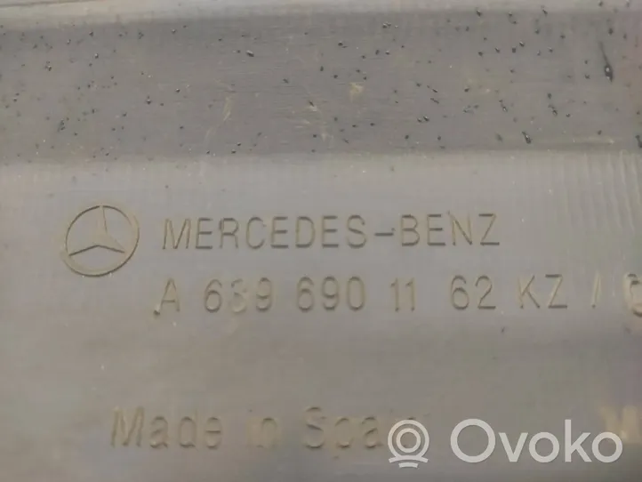 Mercedes-Benz Vito Viano W639 Liukuoven lista (muoto) A6696901162