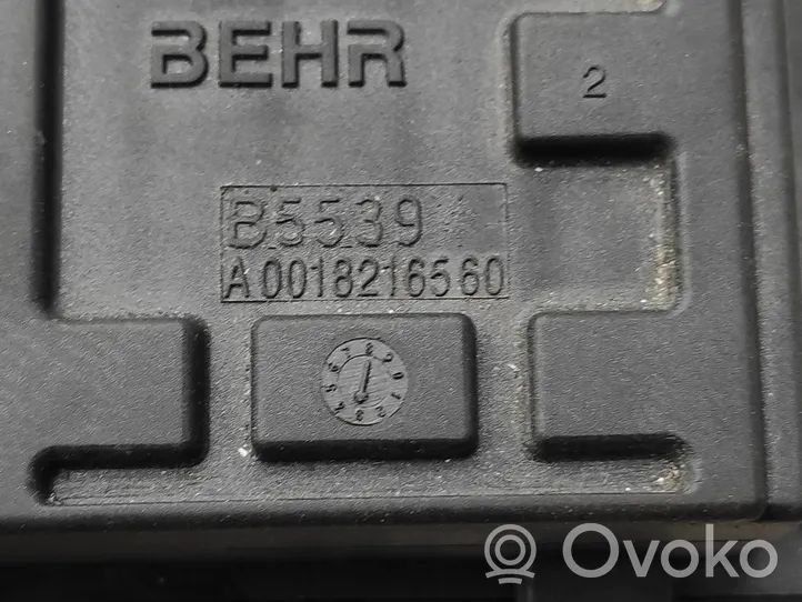 Mercedes-Benz Vito Viano W639 Mazā radiatora ventilatora reostats A0018216560