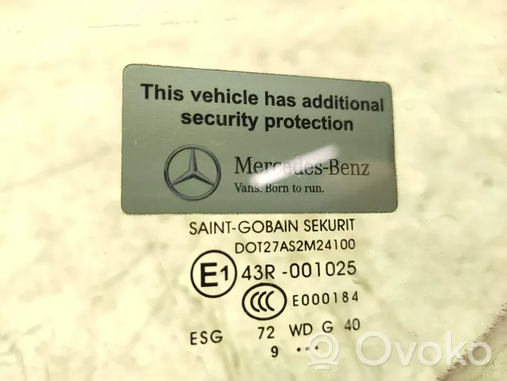 Mercedes-Benz Sprinter W907 W910 Основное стекло передних дверей (четырехдверного автомобиля) 43R001025