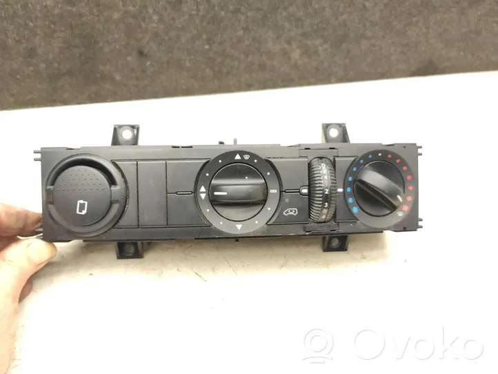 Mercedes-Benz Sprinter W906 Centralina del climatizzatore A9068300485