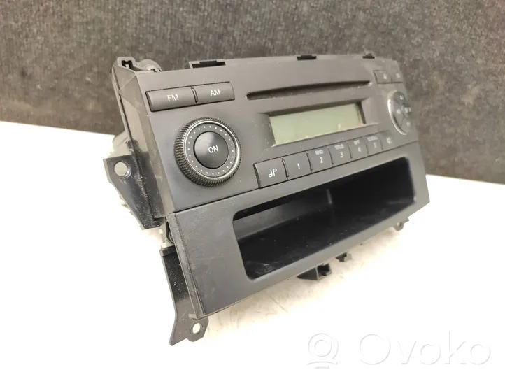 Mercedes-Benz Vito Viano W639 Panel / Radioodtwarzacz CD/DVD/GPS A6396891031