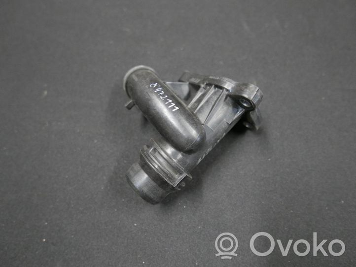 BMW X1 F48 F49 Termostaatin kotelo 8472111