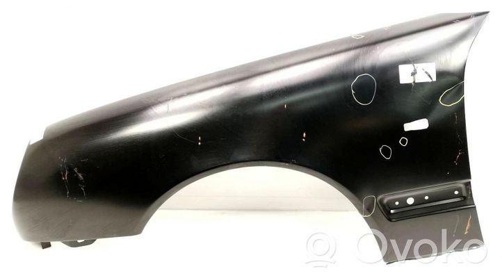 Mercedes-Benz E W210 Plaque avant support serrure de capot 1614107