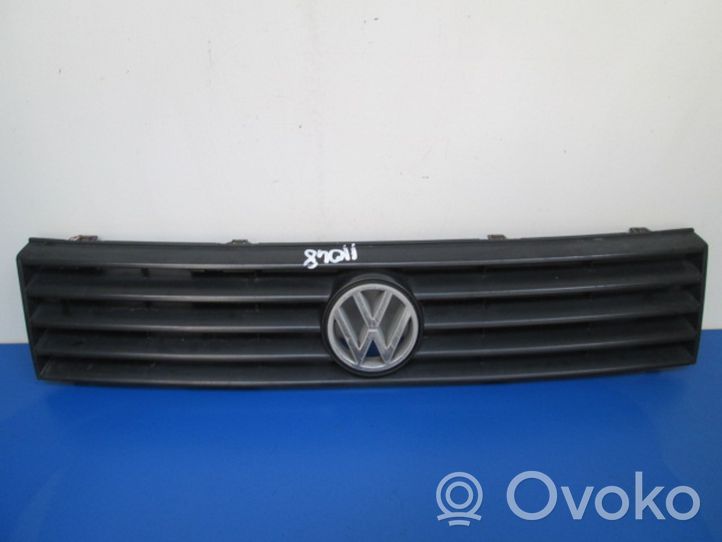 Volkswagen Polo II 86C 2F Atrapa chłodnicy / Grill 