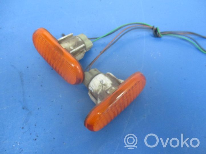 Renault Thalia I Front fender indicator light 