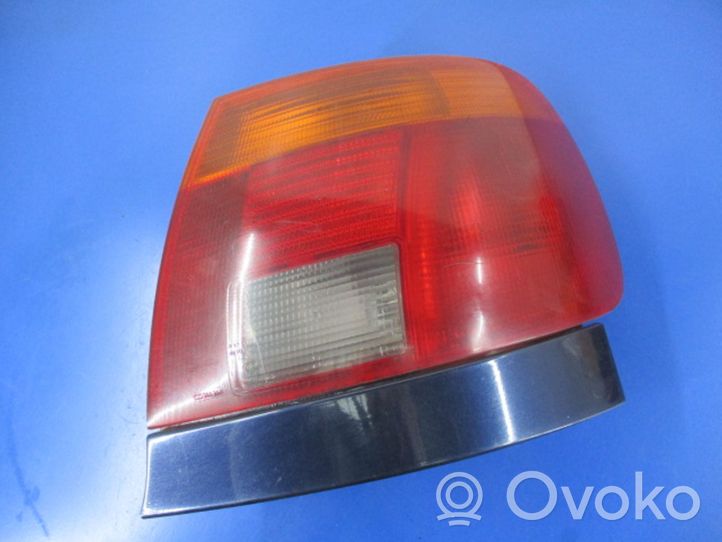 Audi A4 S4 B5 8D Galinis žibintas kėbule 8D0945096