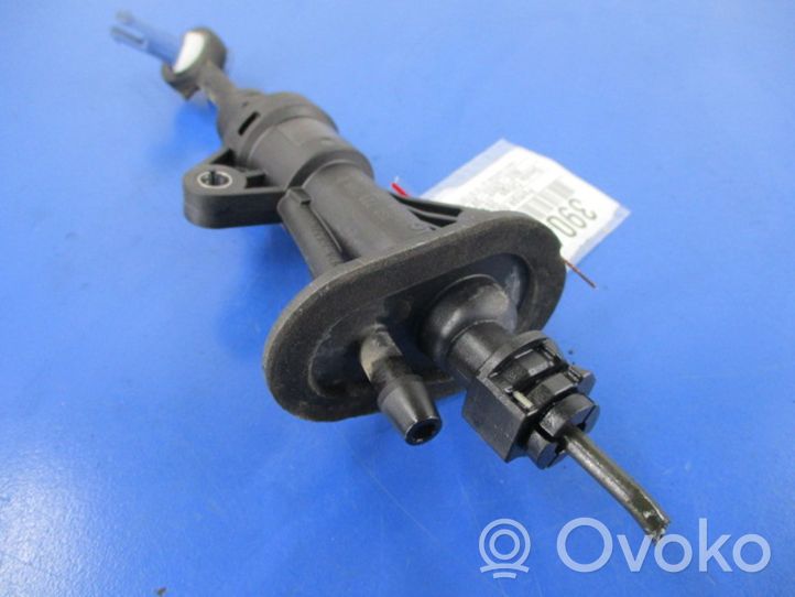 Skoda Citigo Główny cylinder sprzęgła 1S0721388D