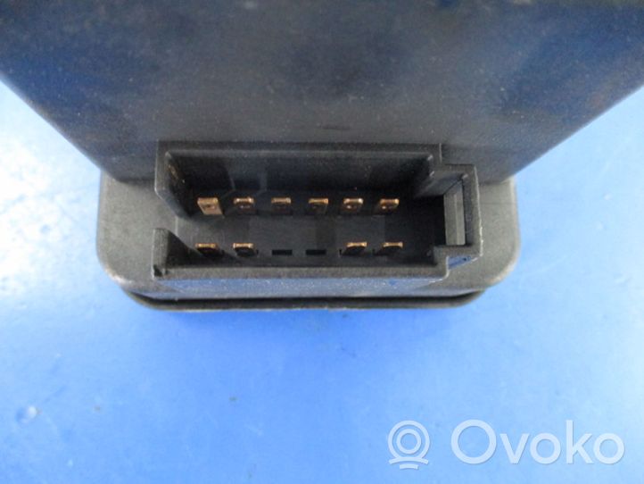 Volkswagen PASSAT B3 Pompe à vide verrouillage central 357862257