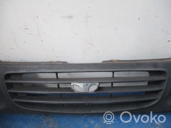 AC 428 Grille de calandre avant 3352-8203220