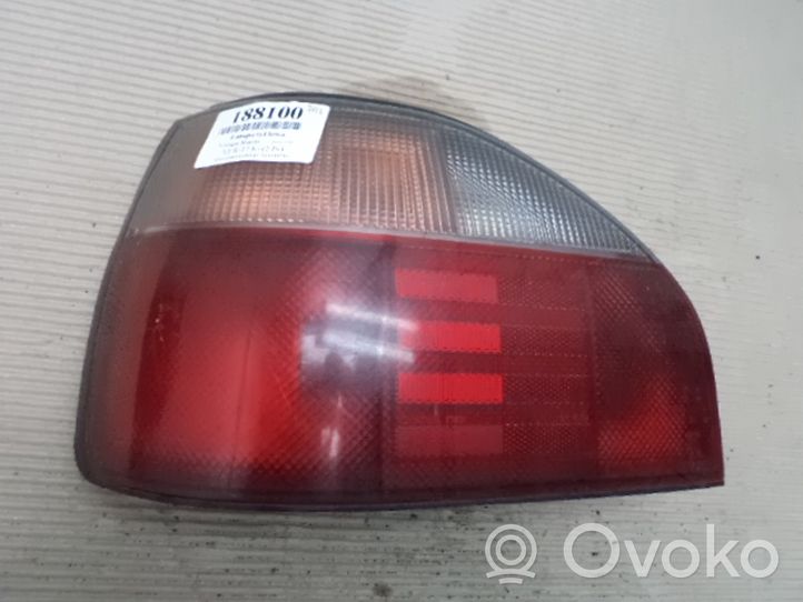 Nissan Sunny Lampa tylna 