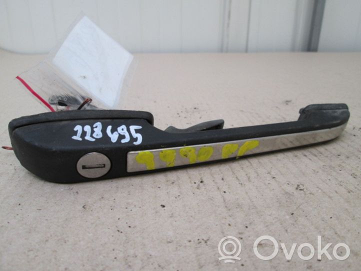 Volkswagen PASSAT B2 Front door exterior handle 