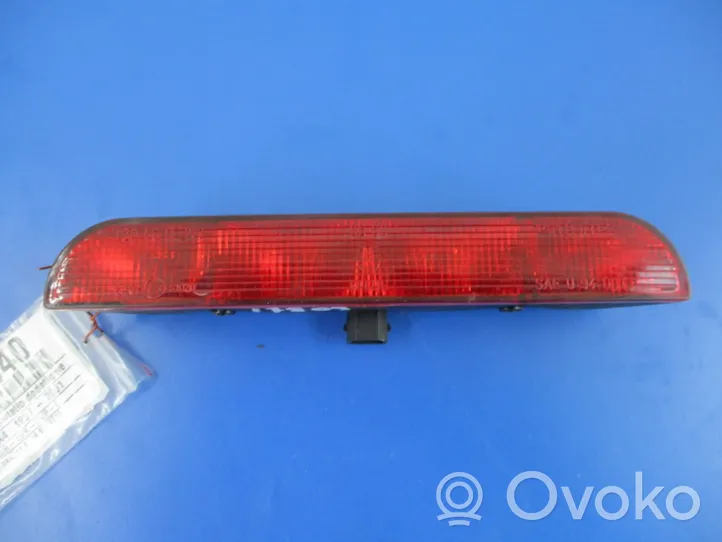 Audi A4 S4 B5 8D Wewnętrzna lampka bagażnika 8D5945097A