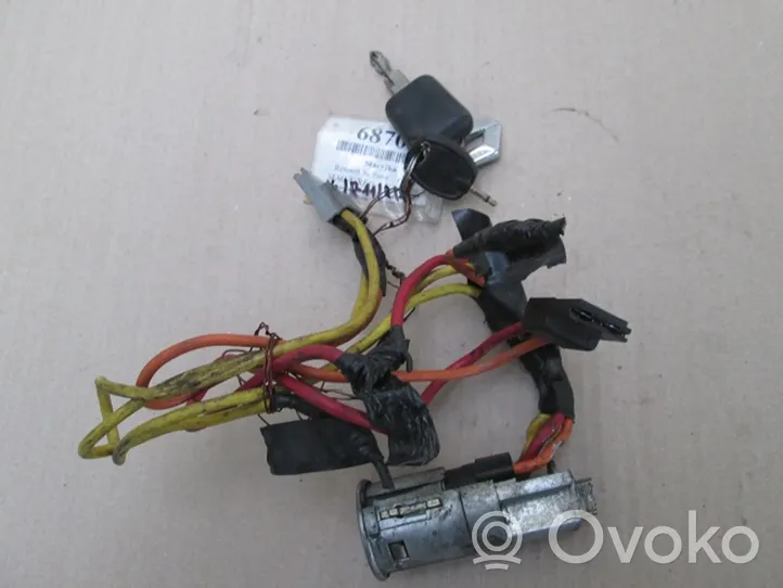 Renault Safrane Ignition lock 