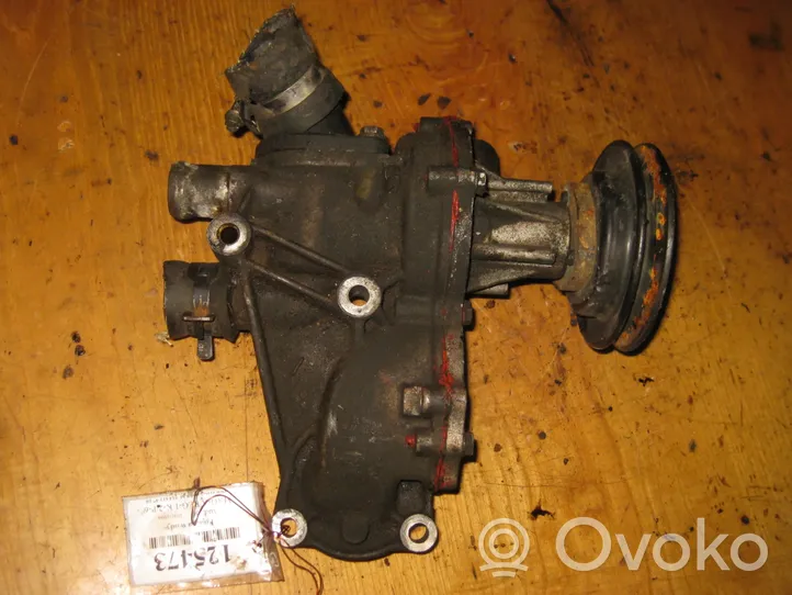 Audi 80 90 S2 B4 Water pump 