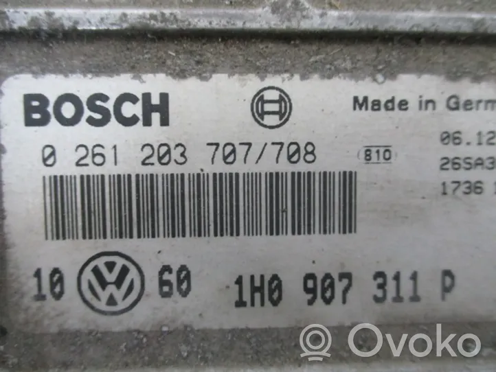 Volkswagen PASSAT B4 Unité de commande, module ECU de moteur 1H0907311P