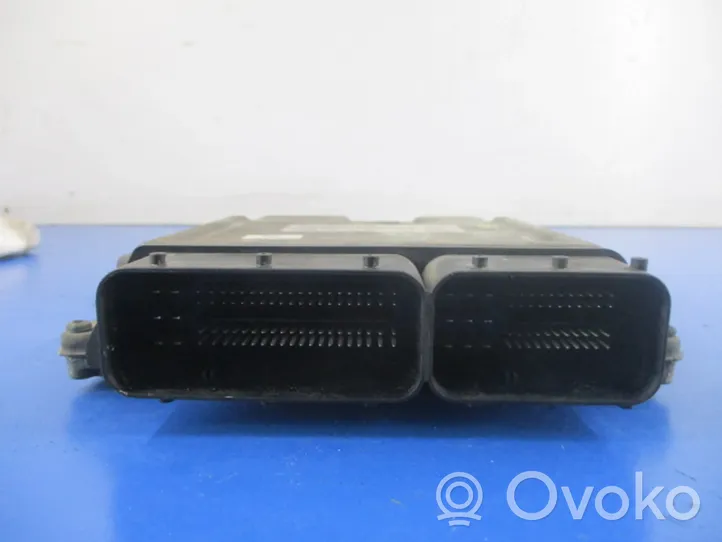 Mitsubishi Colt CZ3 Komputer / Sterownik ECU silnika P1860A983