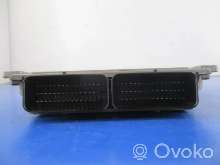 Dacia Sandero Unité de commande, module ECU de moteur 8200856659