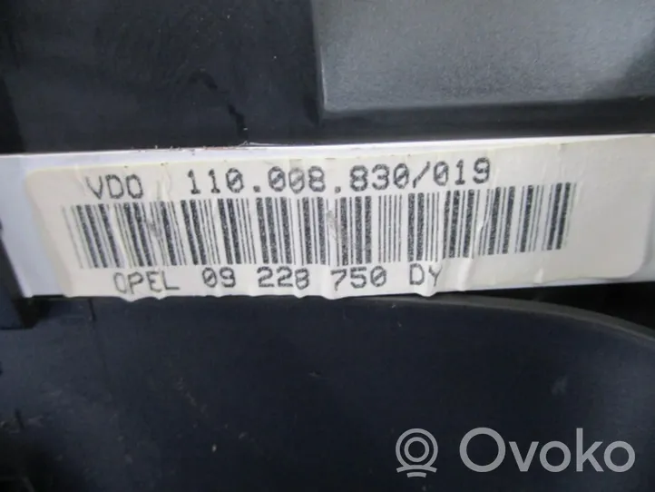 Opel Astra G Compteur de vitesse tableau de bord 09228750DY