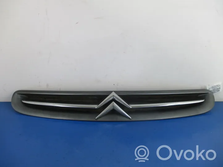 Citroen Xsara Picasso Передняя решётка 9632099177