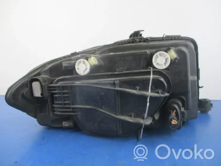 Audi A2 Lampa przednia 8Z0941003H