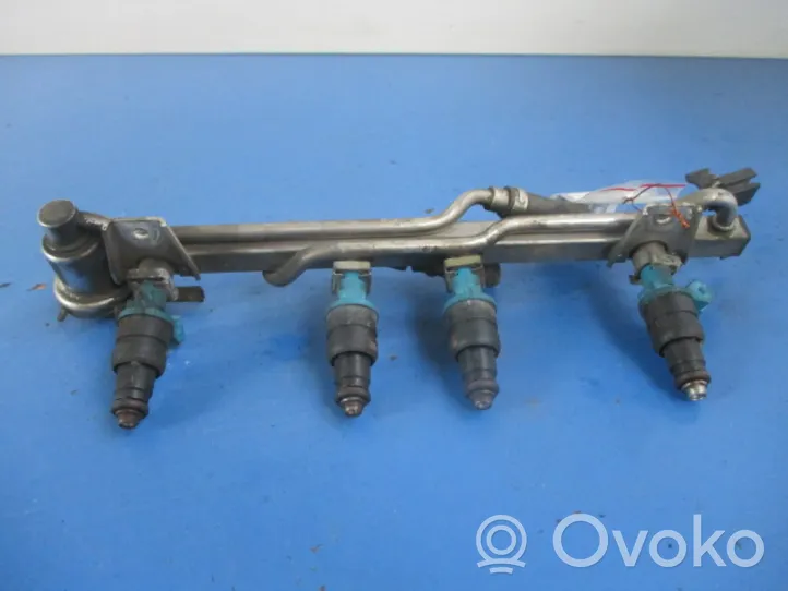 Volkswagen PASSAT B5 Tuyau de conduite principale de carburant 050133681A